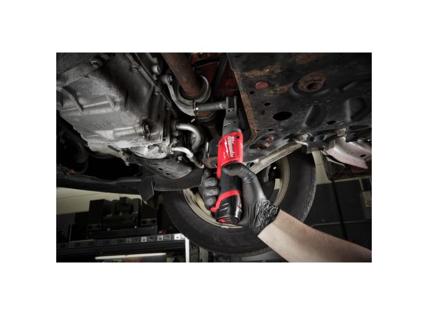 MILW. M12 FUEL™ ⅜″ subcompactratelsleutel M12 FIR38-201B, 3 image MILW. M12 FUEL™ ⅜″ subcompactratelsleutel M12 FIR38-201B, 3 image